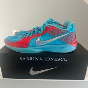 Nike Sabrina 2 “Slurpee” Baltic Blue/White – LT Crimson  Size: 13.5 WMNS/12 MEN
